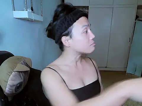 YourNikkieXxx online show from December 1, 7:09 am