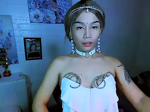 YourNikkieXxx online show from October 16, 11:29 am