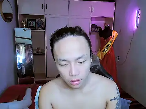 YourNikkieXxx online show from October 24, 1:59 am