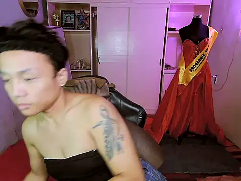 YourNikkieXxx online show from October 26, 6:36 am