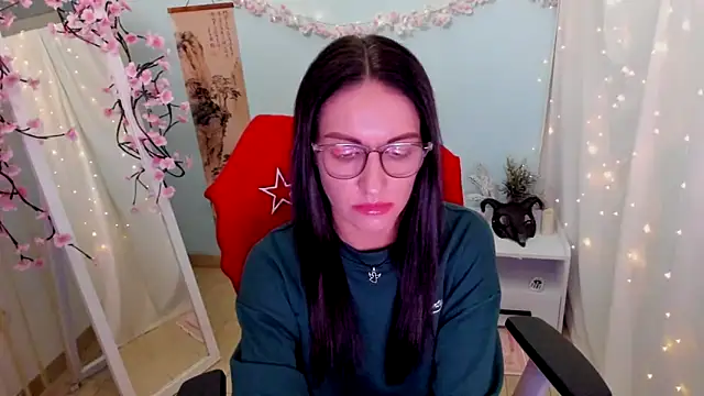 Aurora Loveu online show from April 11, 10:24 pm