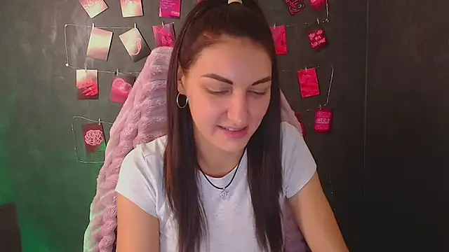 Snapshot of Aurora_Loveu chatting on November 11, 7:25 am Aurora Loveu online show from November 11, 7:25 am