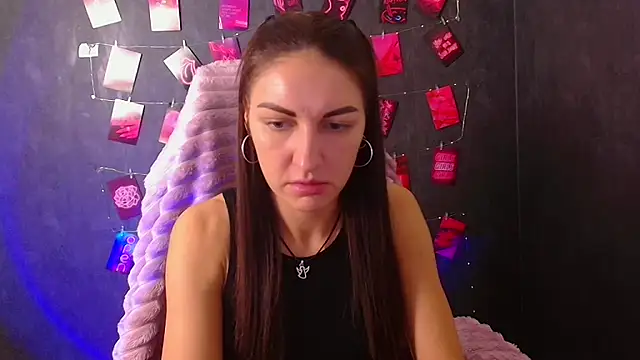 Snapshot of Aurora_Loveu chatting on December 14, 10:10 am Aurora Loveu online show from December 14, 10:10 am