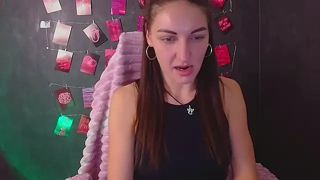 Aurora Loveu online show from December 19, 10:56 pm