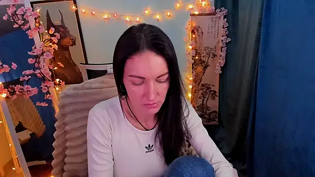 Aurora Loveu online show from February 21, 10:45 pm