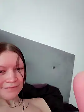 Snapshot of DragonFoxie chatting on November 30, 8:26 am DragonFoxie online show from November 30, 8:26 am