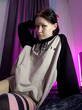 Snapshot of DragonFoxie chatting on November 15, 5:55 am DragonFoxie online show from November 15, 5:55 am