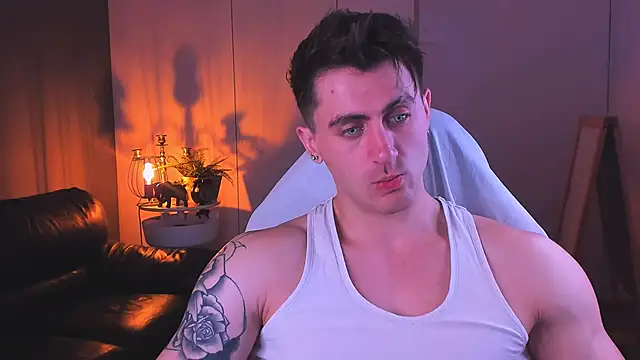 Oscar Miller  online show from October 10, 9:04 pm