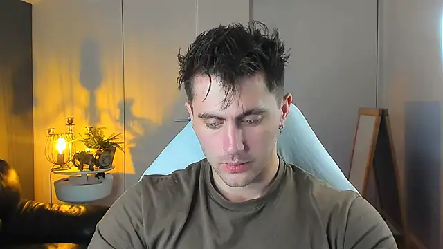 Oscar Miller  online show from October 18, 9:39 pm