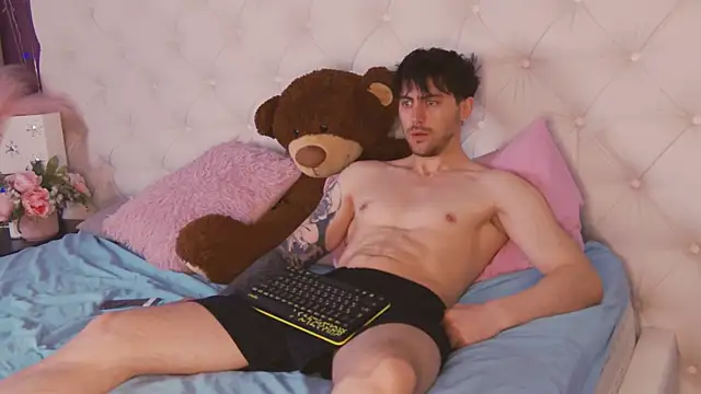 Oscar Miller  online show from March 26, 5:17 am