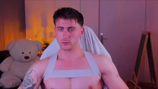 Oscar Miller  online show from November 13, 9:40 pm