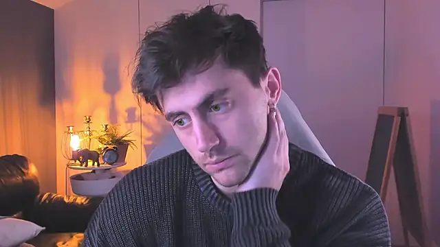 Oscar Miller  online show from November 9, 9:19 pm