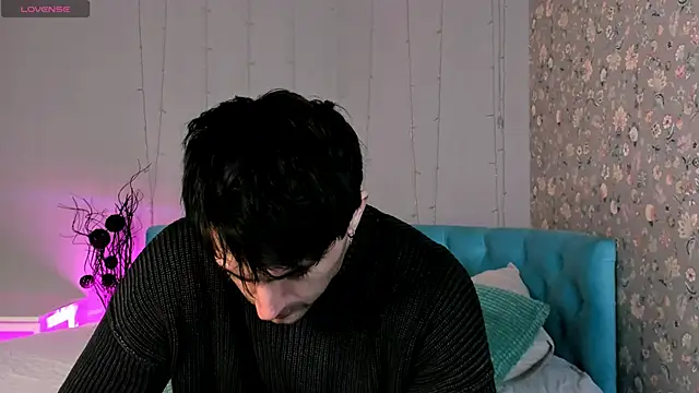 Snapshot of Oscar_Miller_ chatting on February 8, 9:45 pm Oscar Miller online show from February 8, 9:45 pm