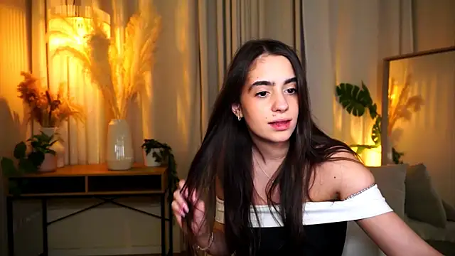 Snapshot of miilky_wayy chatting on February 12, 7:13 pm miilky wayy online show from February 12, 7:13 pm