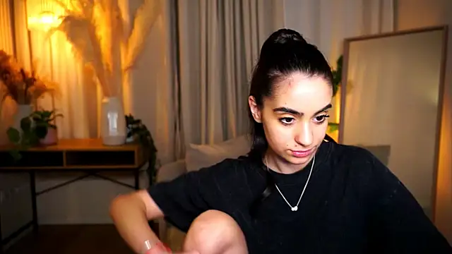 Snapshot of miilky_wayy chatting on December 21, 5:14 pm miilky wayy online show from December 21, 5:14 pm