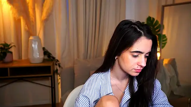 Snapshot of miilky_wayy chatting on November 21, 11:20 am miilky wayy online show from November 21, 11:20 am