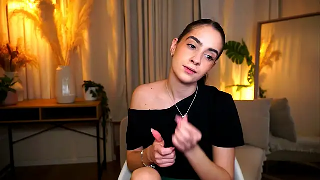 Snapshot of miilky_wayy chatting on February 9, 6:06 pm miilky wayy online show from February 9, 6:06 pm