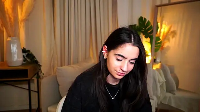 Snapshot of miilky_wayy chatting on November 23, 6:07 pm miilky wayy online show from November 23, 6:07 pm