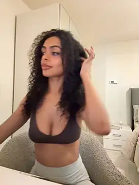 yasmingarcia online show from December 5, 2:04 pm