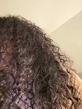 yasmingarcia online show from October 30, 11:30 am