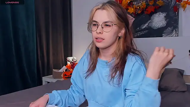 VedaSchulz online show from October 18, 6:54 pm