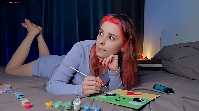 VedaSchulz online show from December 4, 7:35 pm