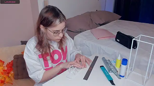 VedaSchulz online show from November 26, 7:03 pm