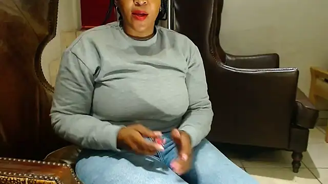 CandyCurvyyxx online show from October 16, 4:37 pm