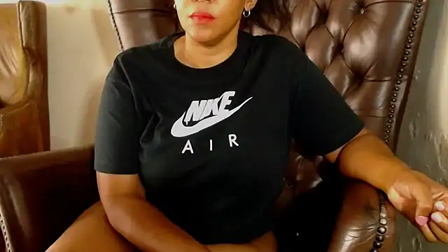 CandyCurvyyxx online show from November 5, 9:56 am