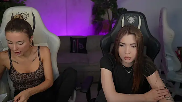 Luna secretgirl online show from October 31, 8:00 am