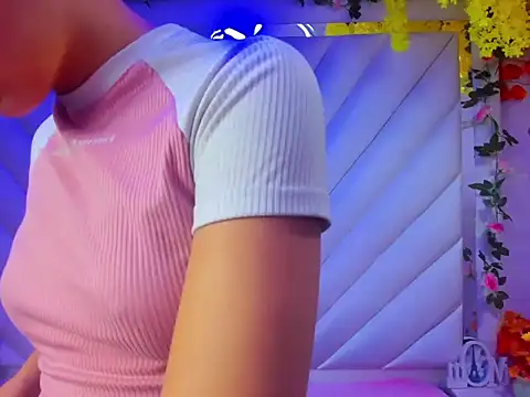  Luna Bennett online show from November 5, 11:13 am