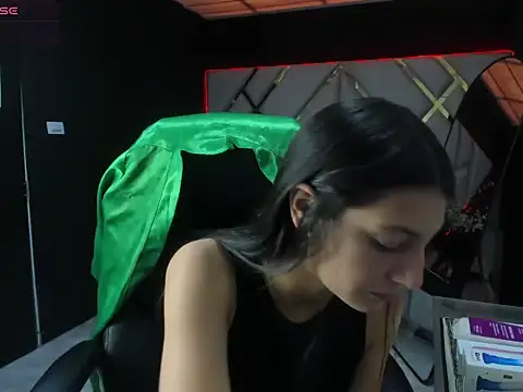  Luna Bennett online show from July 4, 8:57 pm