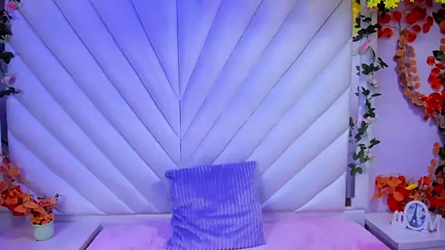  Luna Bennett online show from October 21, 12:59 pm