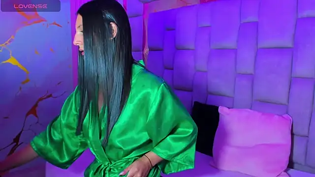  Luna Bennett online show from May 17, 7:52 am