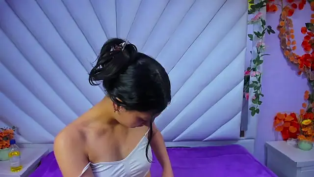  Luna Bennett online show from October 30, 12:47 pm