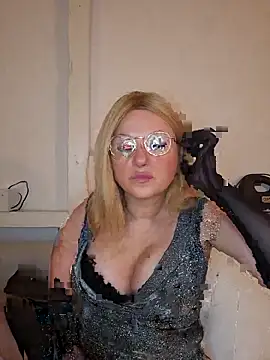 Snapshot of TinaLizxh chatting on December 2, 7:48 pm TinaLizxh online show from December 2, 7:48 pm