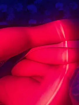 Snapshot of Blushy_Berry chatting on October 30, 6:49 pm Blushy Berry online show from October 30, 6:49 pm