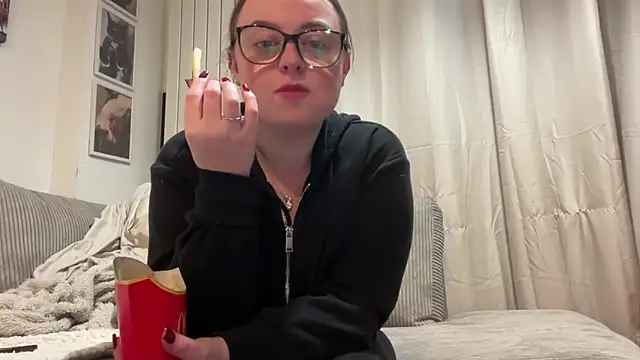 SexySashaxox online show from February 12, 8:52 pm