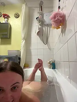 Snapshot of SexySashaxox chatting on June 15, 8:41 pm SexySashaxox online show from June 15, 8:41 pm