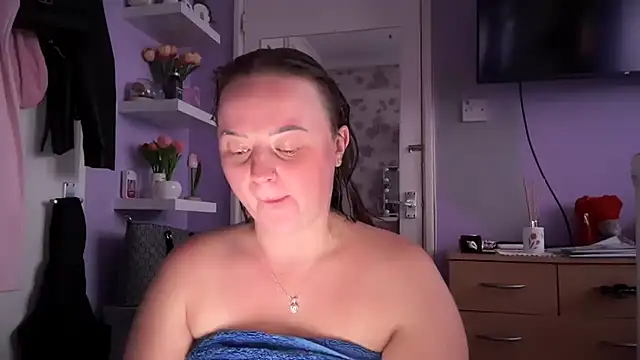 Snapshot of SexySashaxox chatting on June 30, 4:07 pm SexySashaxox online show from June 30, 4:07 pm