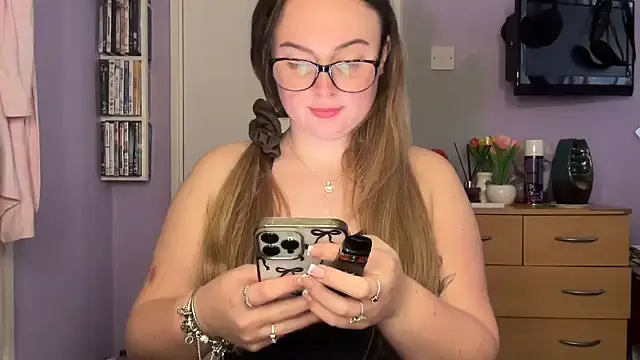 SexySashaxox online show from March 1, 9:20 am