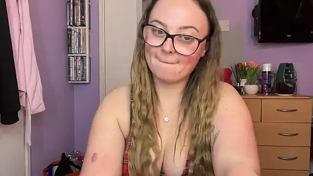 SexySashaxox online show from March 2, 9:00 pm