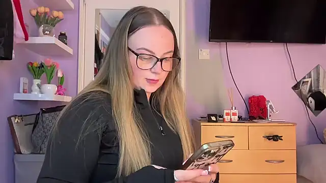 SexySashaxox online show from June 1, 8:19 pm