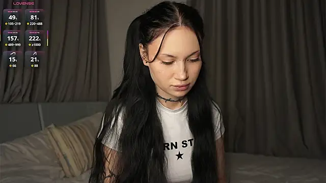 Snapshot of Alice_1n_Wonderland_ chatting on October 18, 2:52 pm Alice 1n Wonderland online show from October 18, 2:52 pm