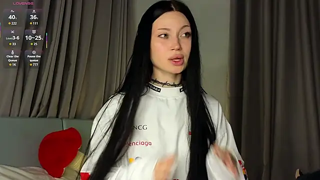 Snapshot of Alice_1n_Wonderland_ chatting on November 5, 6:11 pm Alice 1n Wonderland online show from November 5, 6:11 pm