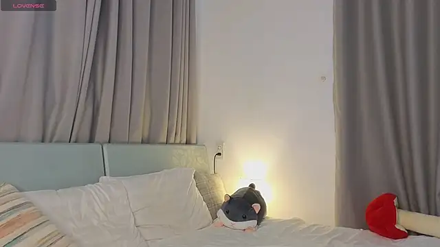 Snapshot of Alice_1n_Wonderland_ chatting on November 23, 12:20 am Alice 1n Wonderland online show from November 23, 12:20 am