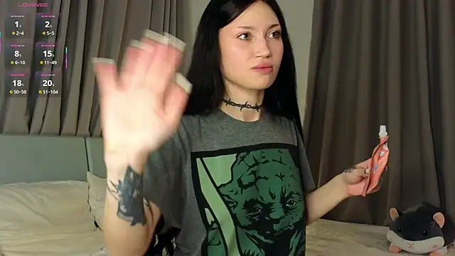 Snapshot of Alice_1n_Wonderland_ chatting on November 3, 5:05 pm Alice 1n Wonderland online show from November 3, 5:05 pm