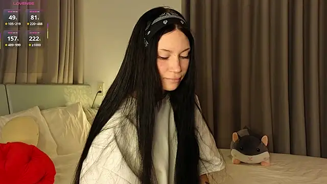 Snapshot of Alice_1n_Wonderland_ chatting on November 8, 6:11 pm Alice 1n Wonderland online show from November 8, 6:11 pm