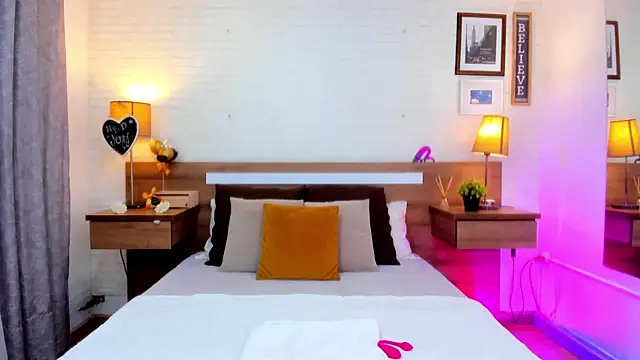 JenniferAuriston online show from April 17, 8:33 pm