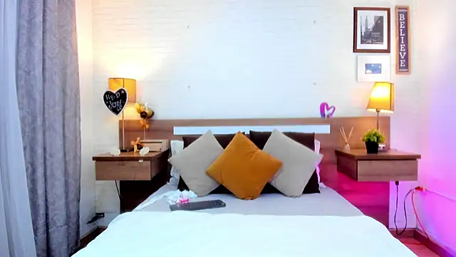 JenniferAuriston online show from April 14, 7:52 pm